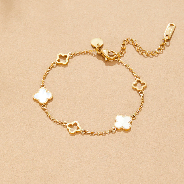 Clover Pearl Bracelet